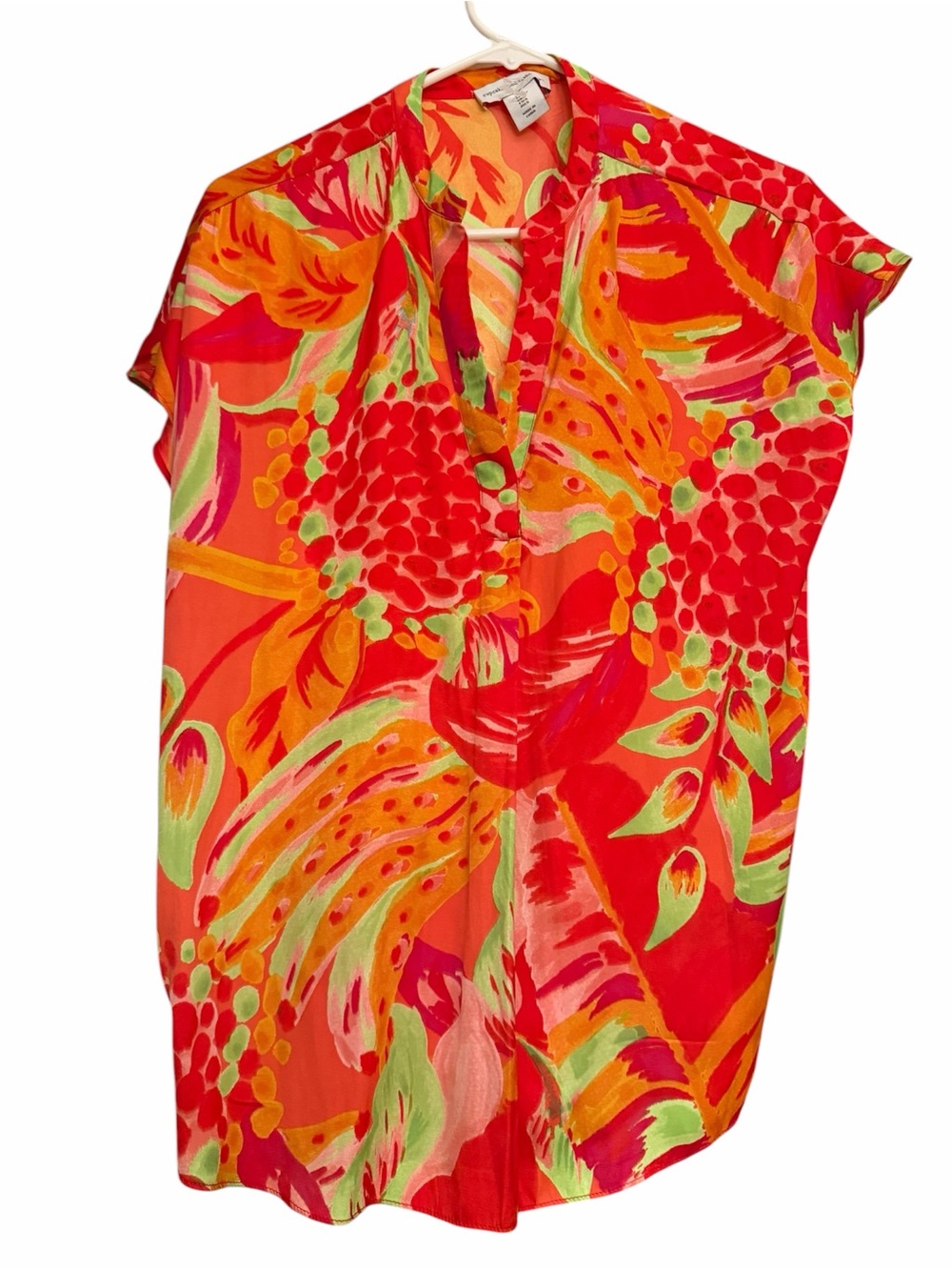 Cupcakes and Cashmere Vibrant Red & Orange Floral V-Neck Women’s Top